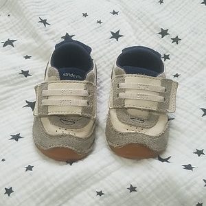 Stride rite boys size 4 shoes